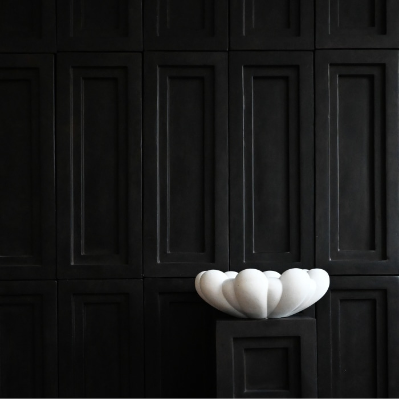 101 Copenhagen Bloom Tray Bone White Example