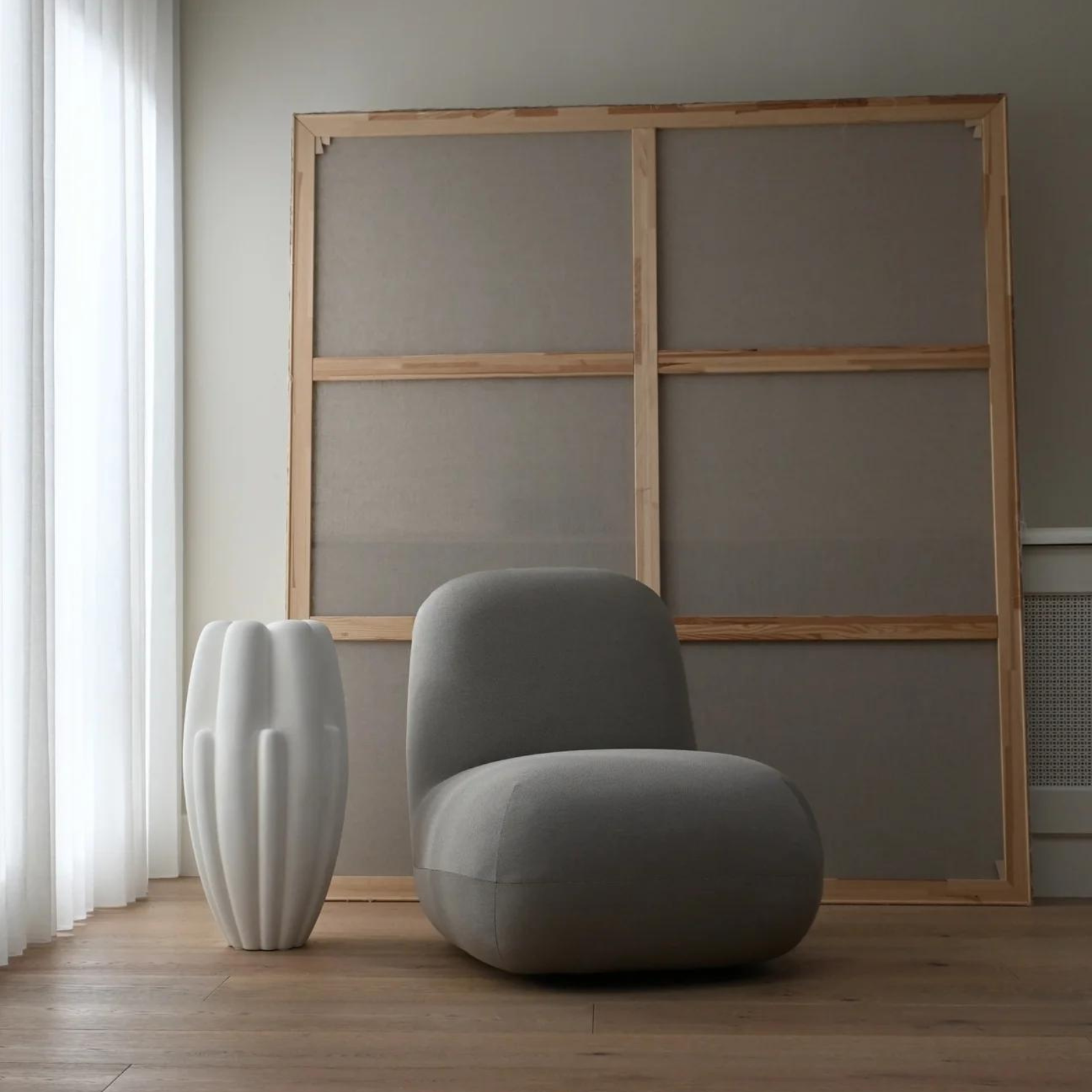 Toe Flat | Taupe Chair