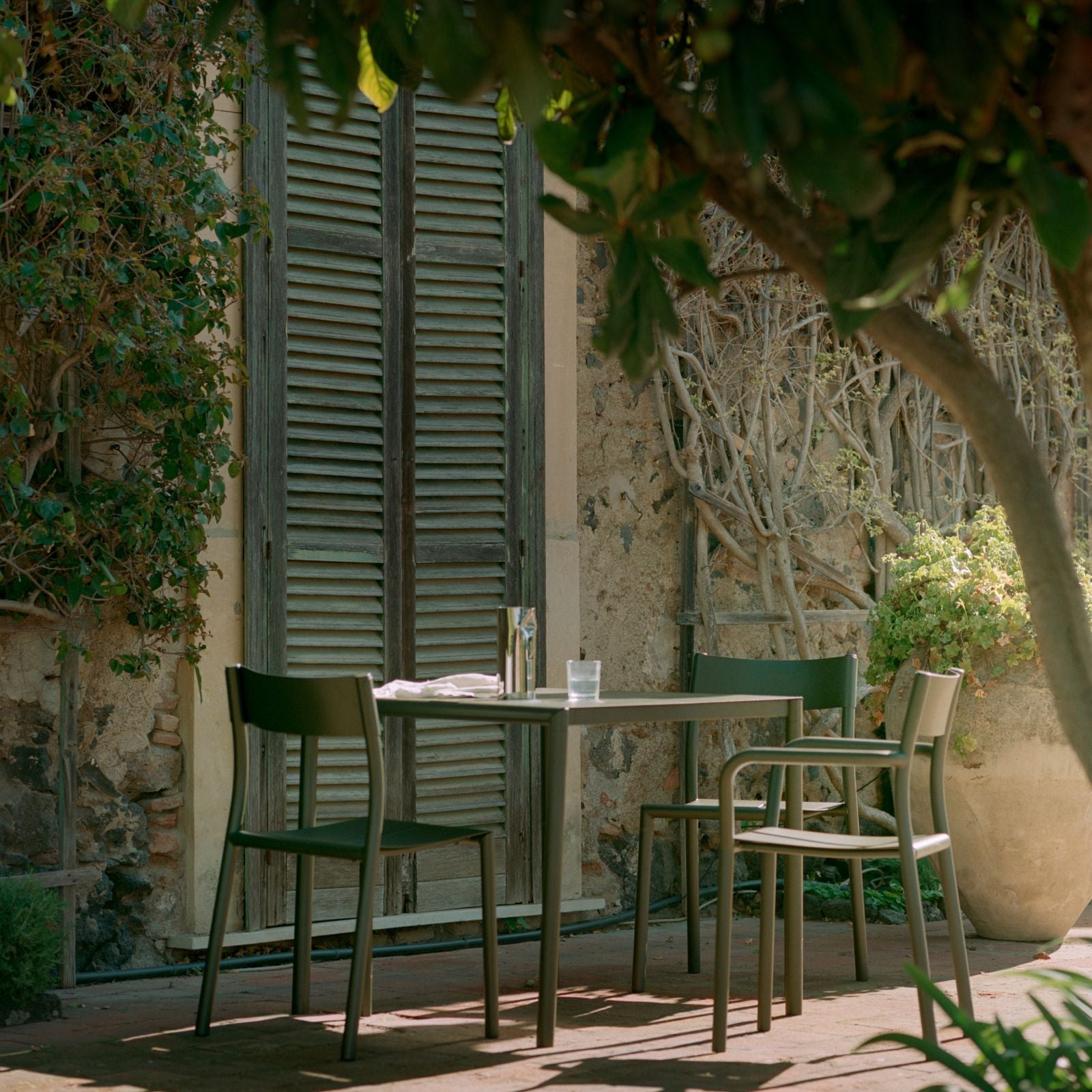 May, Dark Green | Outdoor Dining Table (Warehouse Sale)