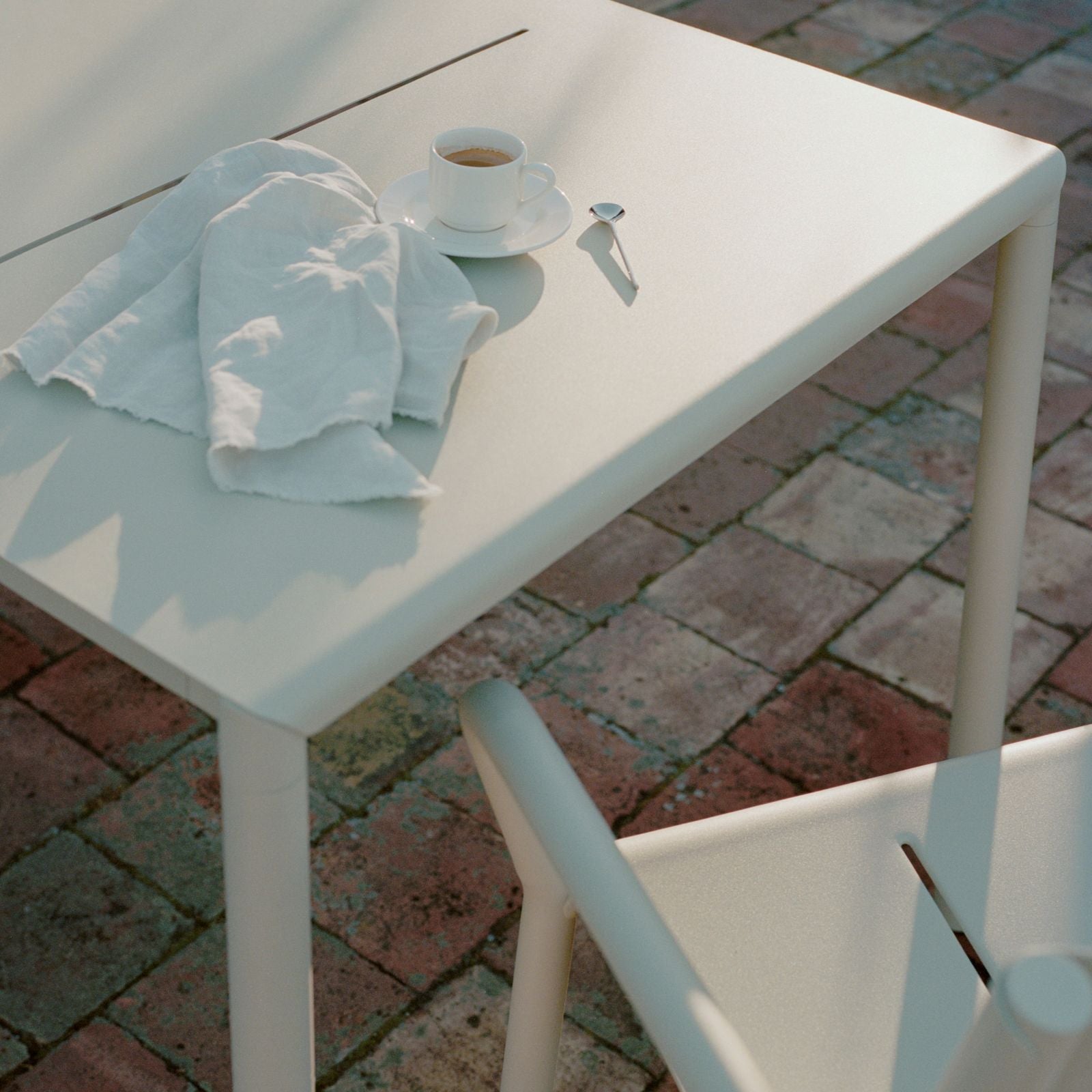 May, Dark Green | Outdoor Dining Table (Warehouse Sale)