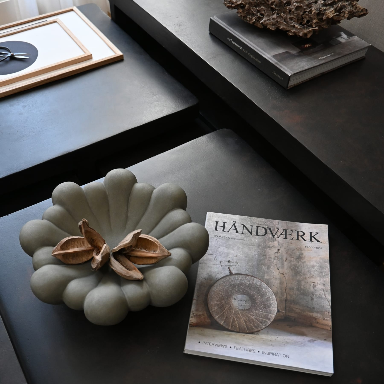 Bloom Tray, Medio, Dark Grey (Warehouse Sale)