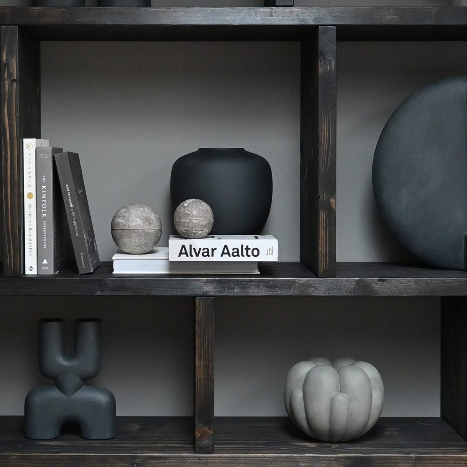 Bloom Vase, Petit - Dark grey