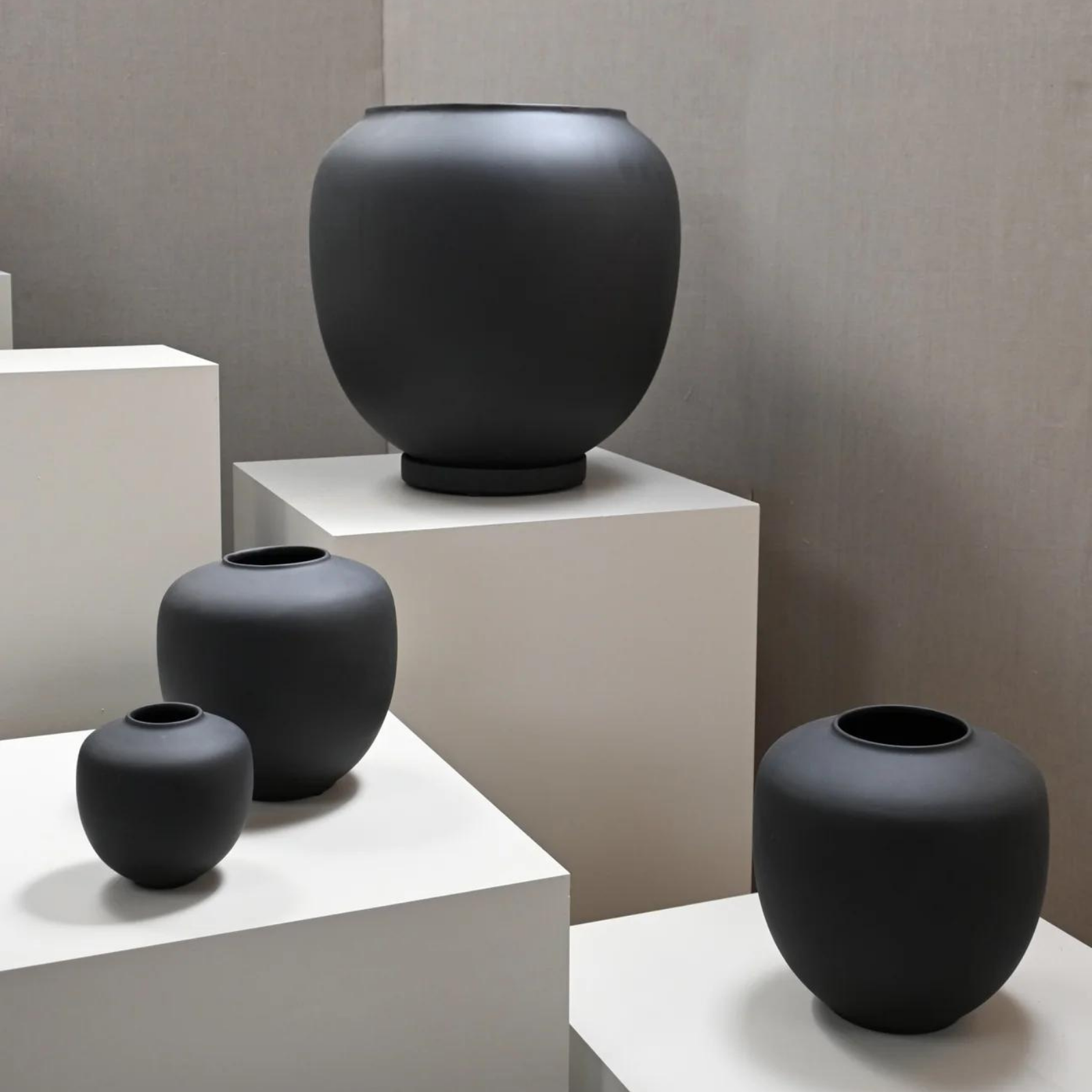 Sunao, Hexa, Black | Vase, Big