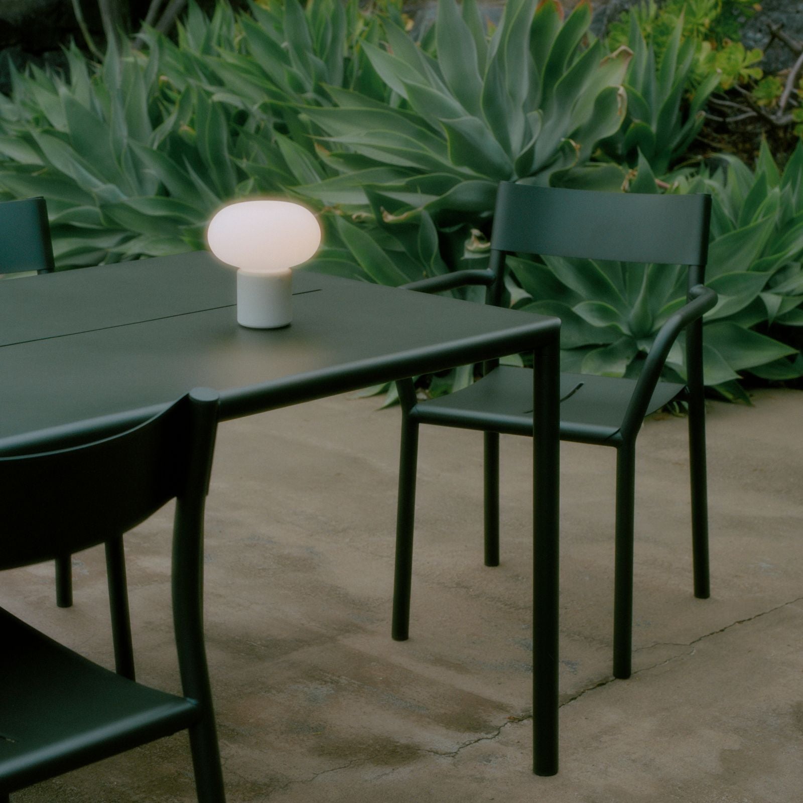 May, Dark Green | Outdoor Dining Table (Warehouse Sale)