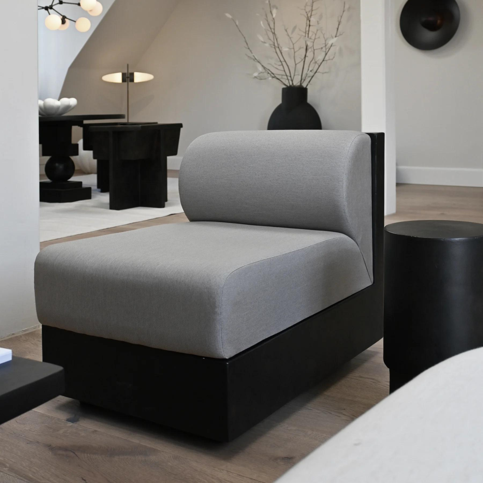 Tribu Taupe | Lounge Chair