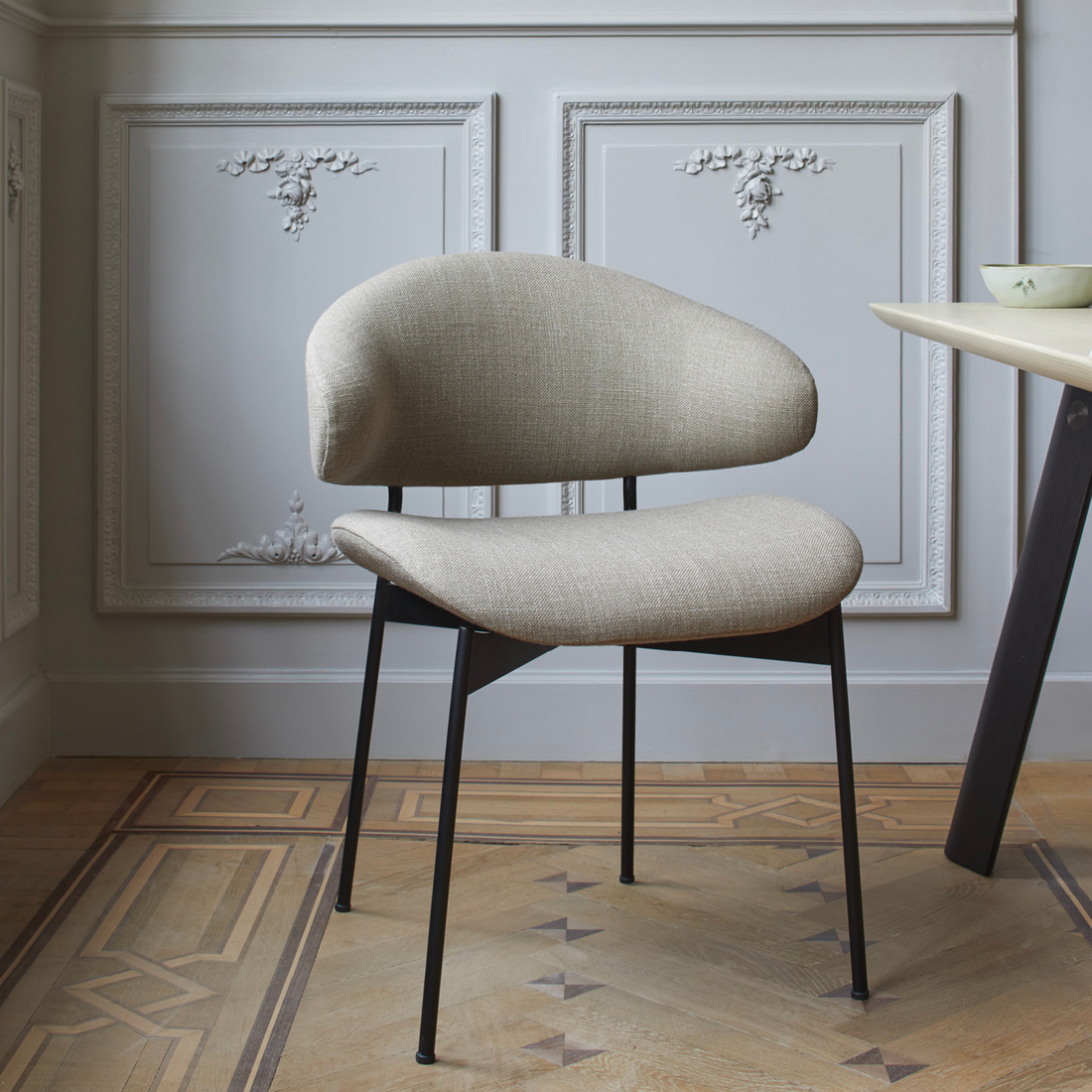 Luz Upholstered | Chair