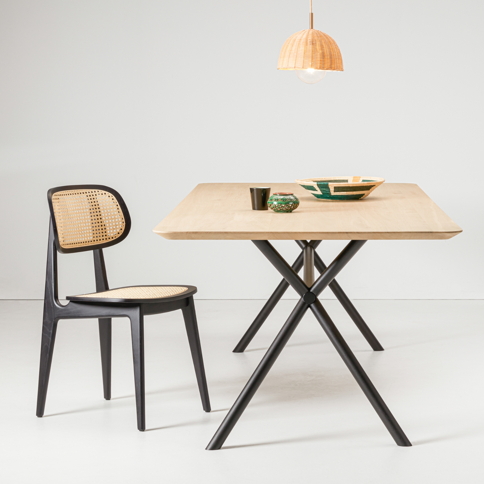 Elias | Dining Table