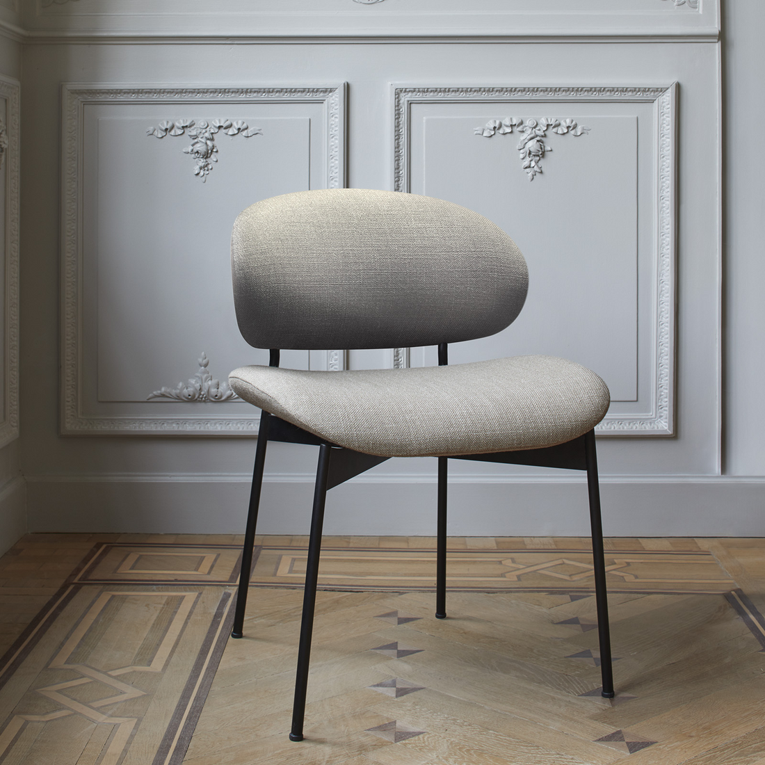 Luz Upholstered | Chair