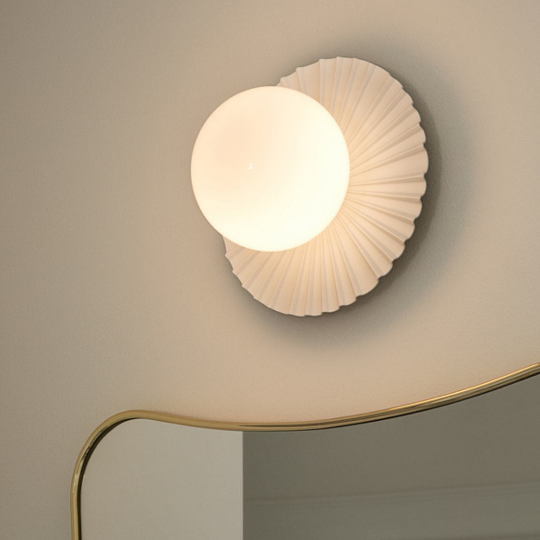 Liila Muuse | Wall/Ceiling Light