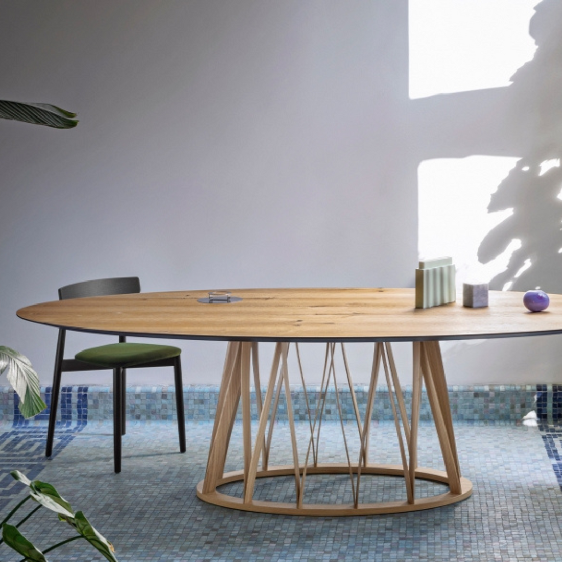 Acco | Oval Dining Table