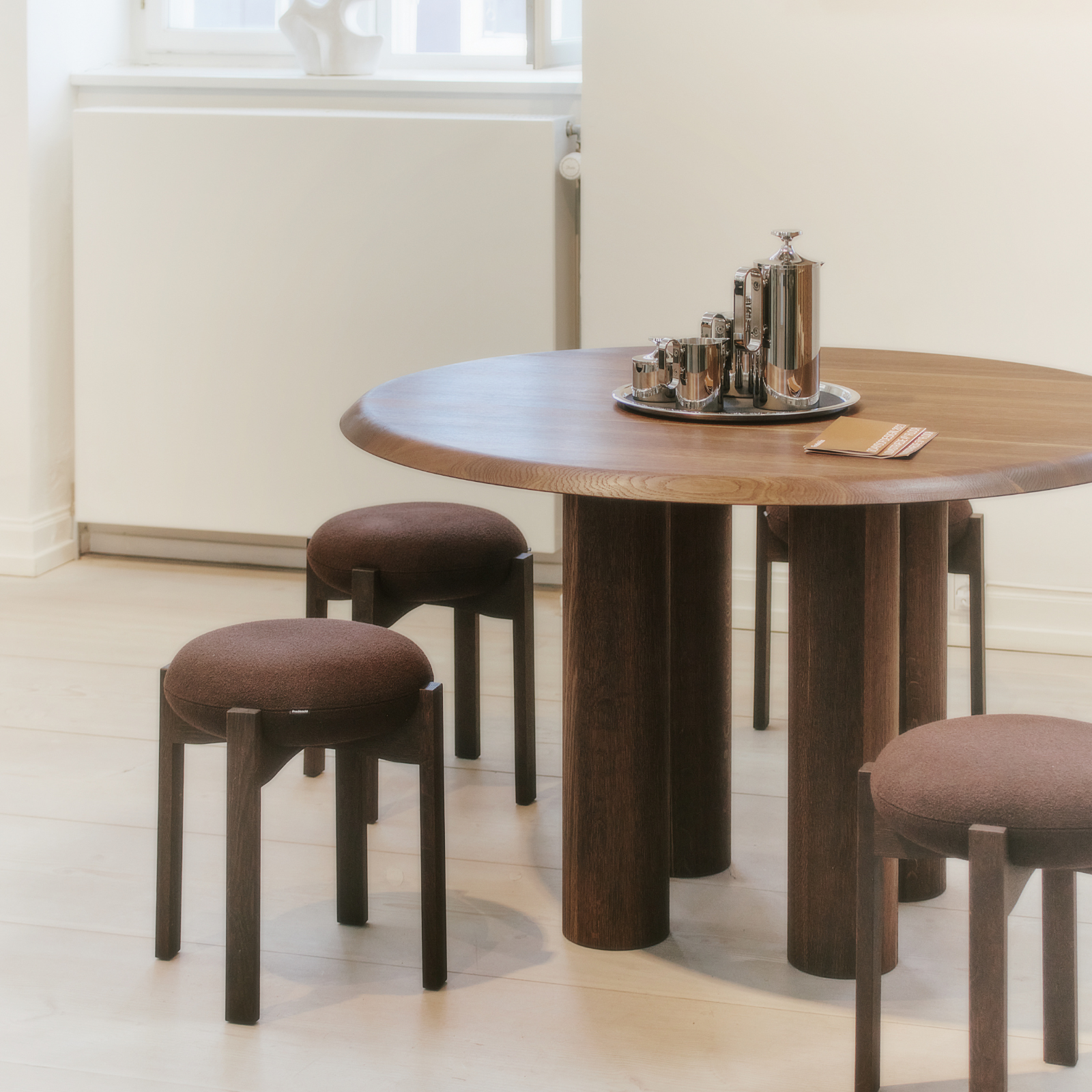 Islets | Dining Table