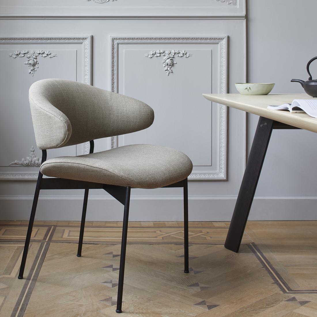 Luz Upholstered | Chair