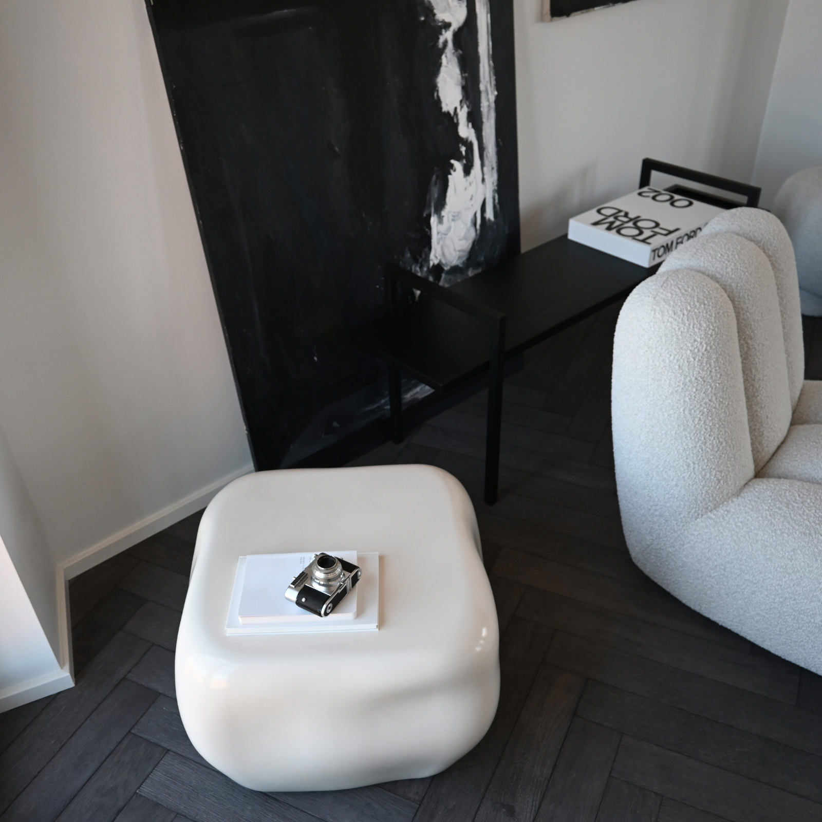 Ishi, White, Medio | Side Table