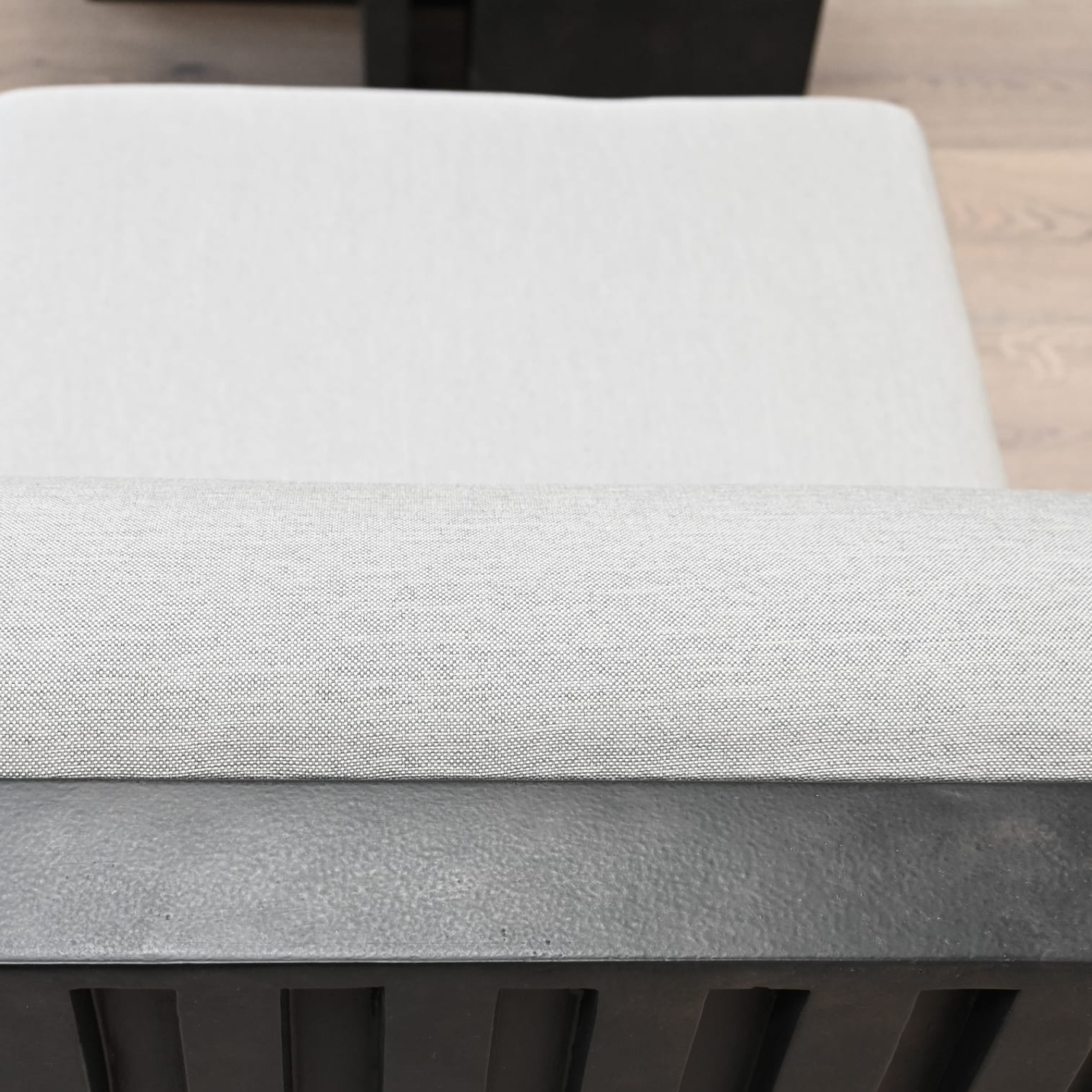 Tribu Taupe | Lounge Chair